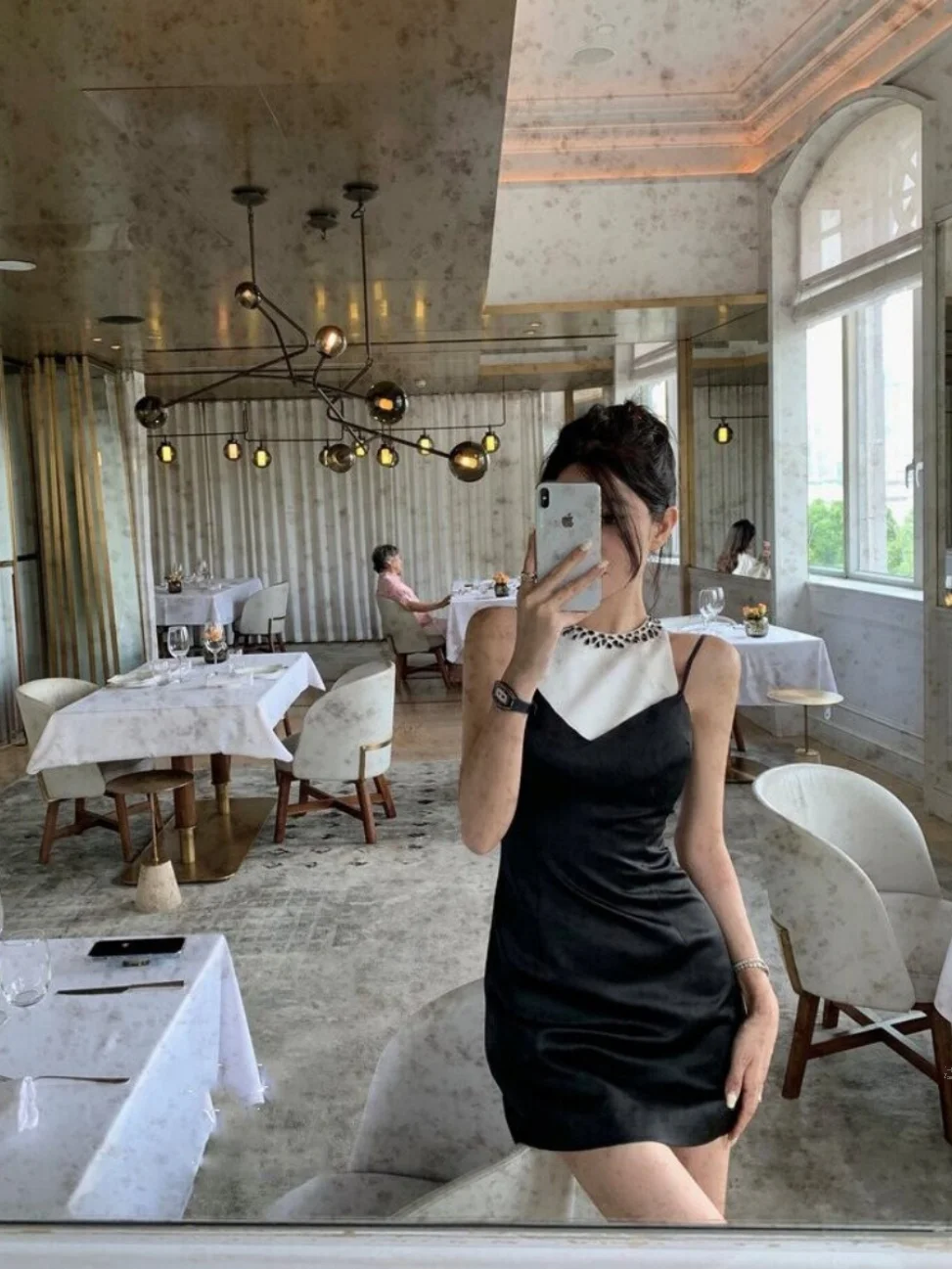 

Лето 2025: Новая сексуальная атласная юбка с бисером и завышенной талией, утягивающая фигуру, А-силуэт, на молнии