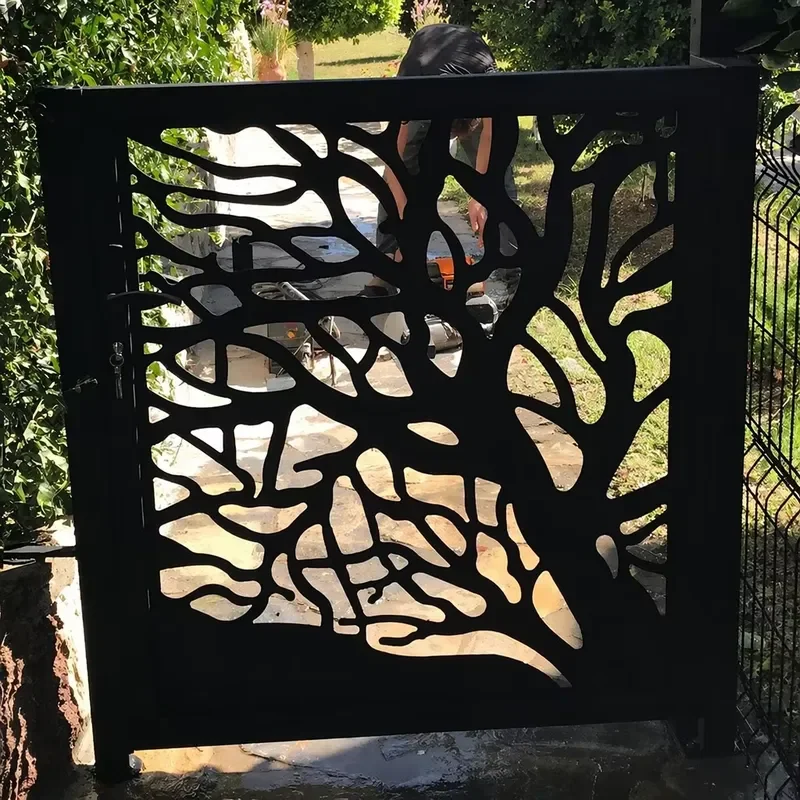 Custom Engraved Metal Screen Panels Outdoor Privacy Fence Garden Gate Decorative Wall Partition Room Divider Design