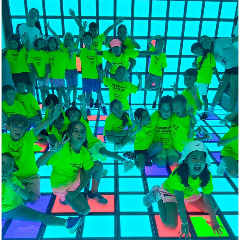 Immersive Interactive Projector Sensor Equipment, Mobile Jumping LED Wall and Floor Game System