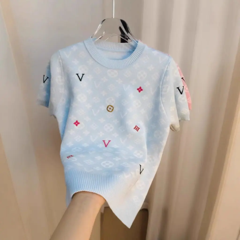 

Women's round Neck Short-Sleeved Pullover Knitwear Colorful Embroidery Large Size Elegant Top for Presbyopia Dark Pattern