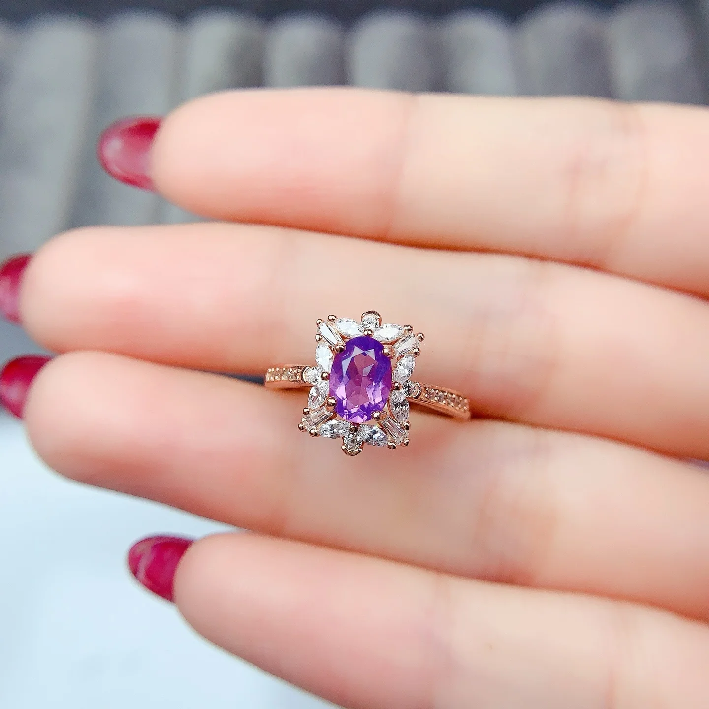 

Новое кольцо из серебра 925 пробы с лавандой и аметистом, овальное, 5x7 мм, универсальное, модное, легкое роскошное, изысканное для женщин