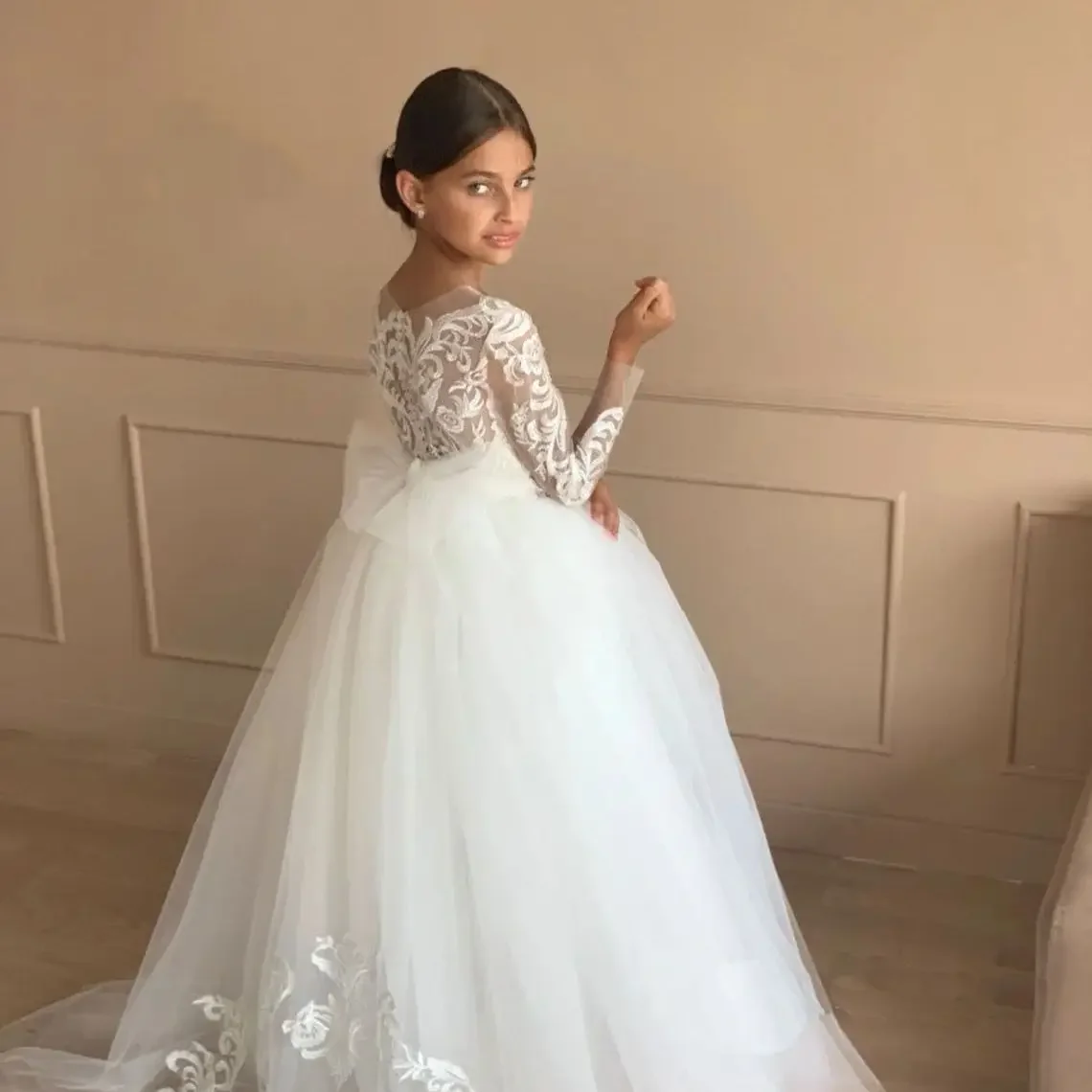 Vestido de comunión blanco para niñas, manga larga, encaje Floral, tul, línea A con lazo, tren, Appqulies, boda, incluso para niños