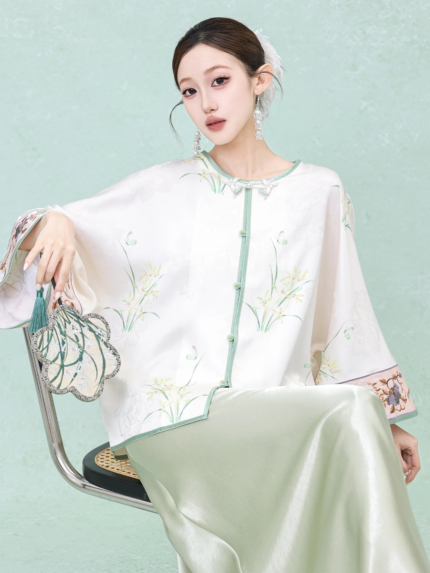 

New Chinese Style National Trend Color Block Embroidery Women's Silk Satin Surface Texture Long Sleeve Shirt Bylu Huila Yubone