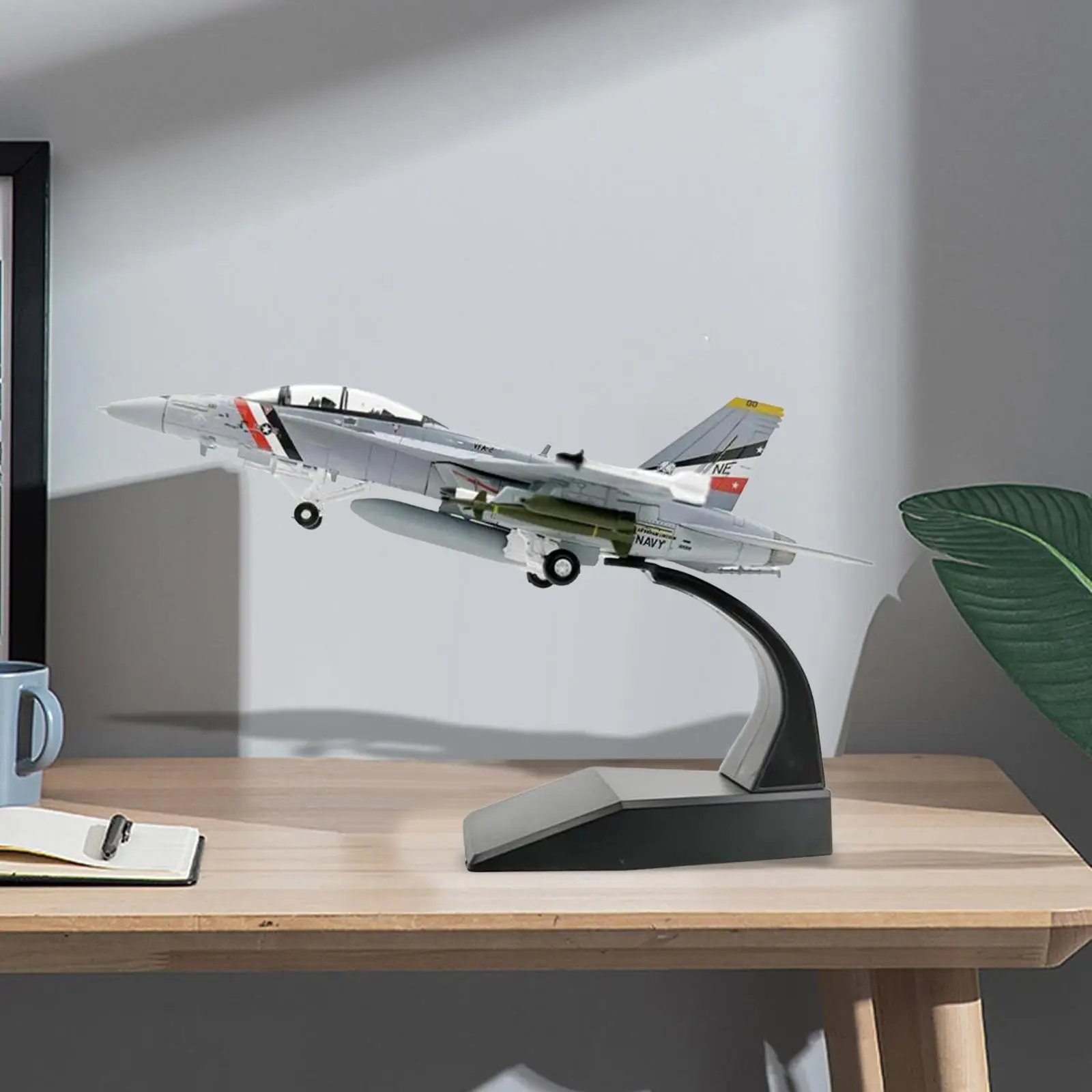 

Diecast Model Simulation 1:100 Jet Aircraft for Cafes Tv Cabinet