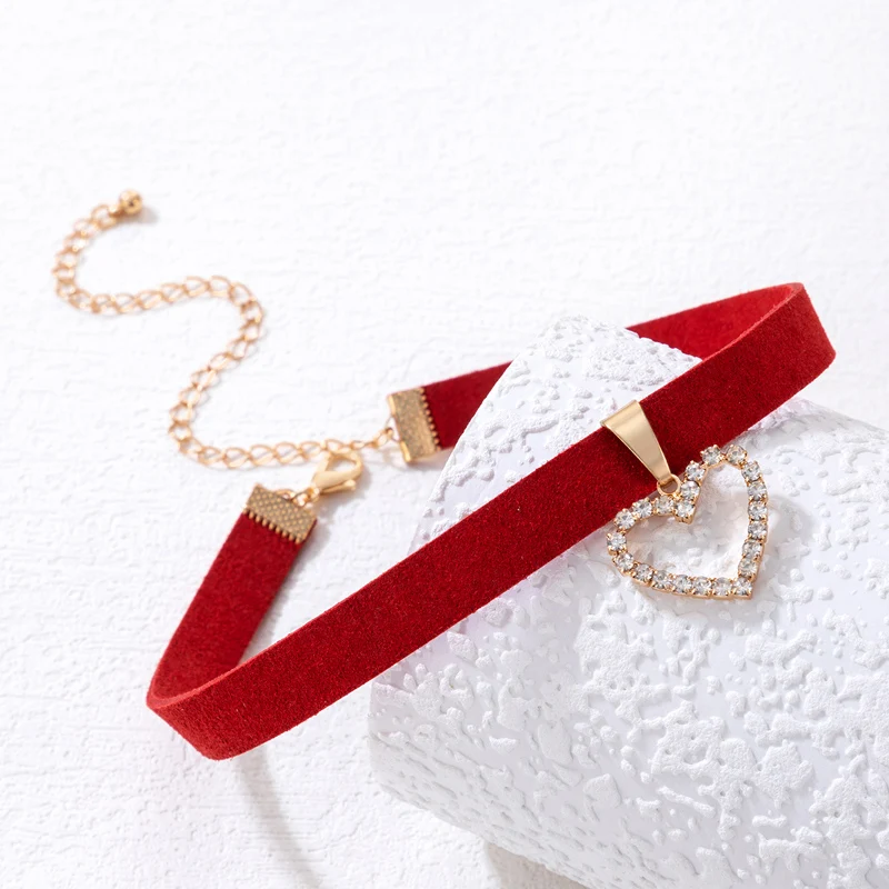 Tocona Elegant Hollow Crystal Love Heart Pendant Necklace for Women Trendy Flannelette Choker Necklace Jewelry Gift 22800