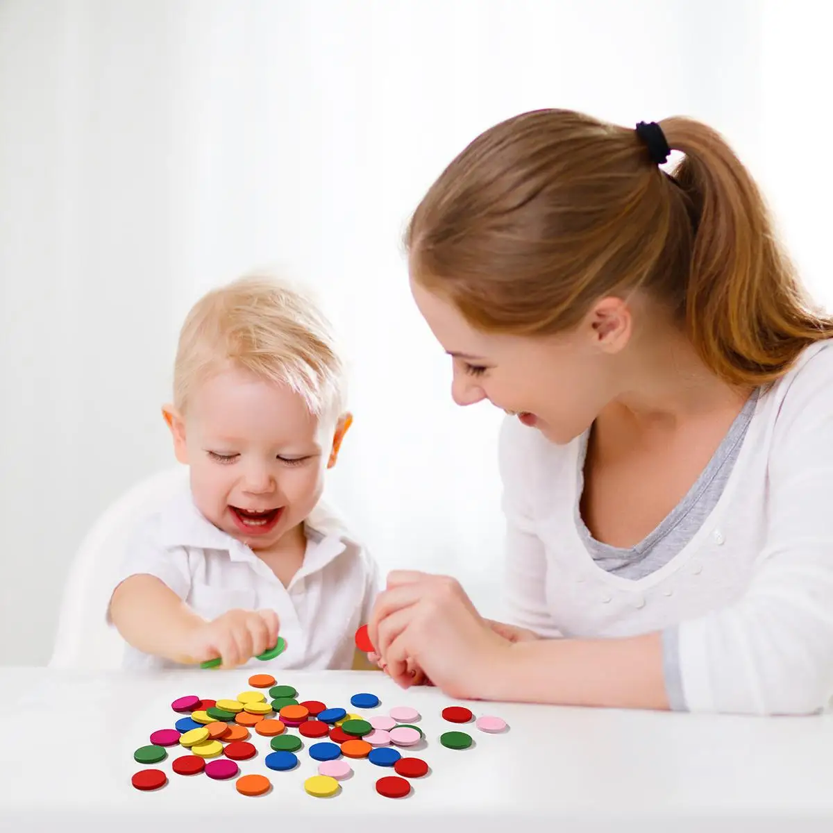 50 ชิ้นที่มีสีสันแผ่นไม้ Montessori ของเล่นเพื่อการศึกษารอบไม้ชิ้นตกแต่งหัตถกรรมเครื่องมือการเรียนรู้คณิตศาสตร์