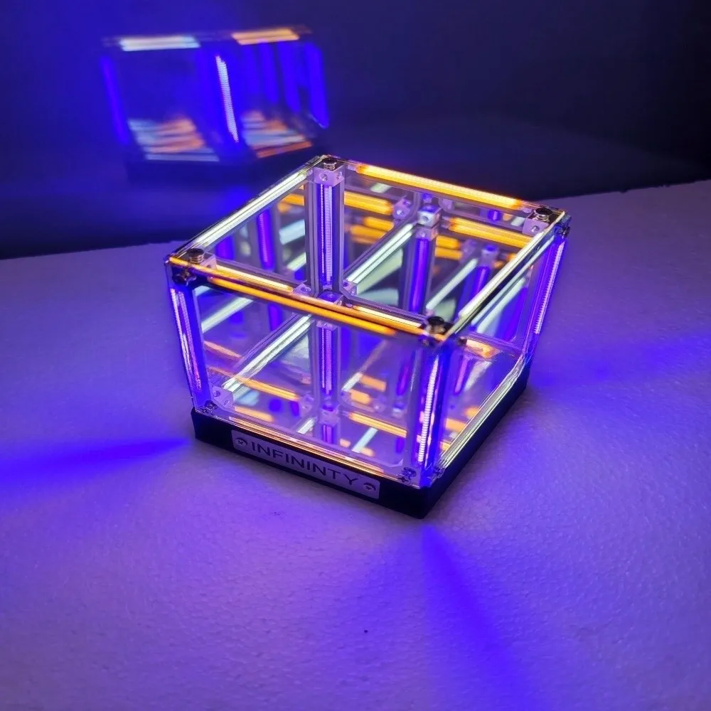 USB Charging Atmosphere Lamp Delicate Craftsmanship Infinite Mirror Effect Night Light Soft Light Four-dimensional figurine