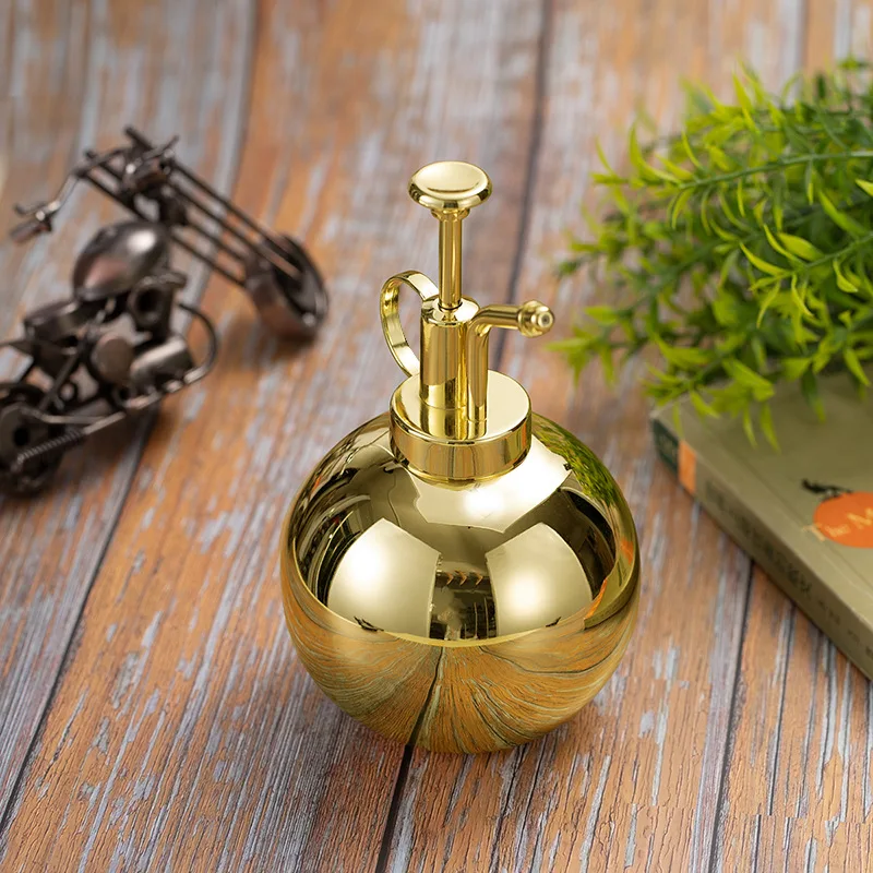 

Green Plant Potted Watering Can 500ML Spray Bottle Watering Flower 304 Stainless Steel Gold Gardening Home Sprinkler Can