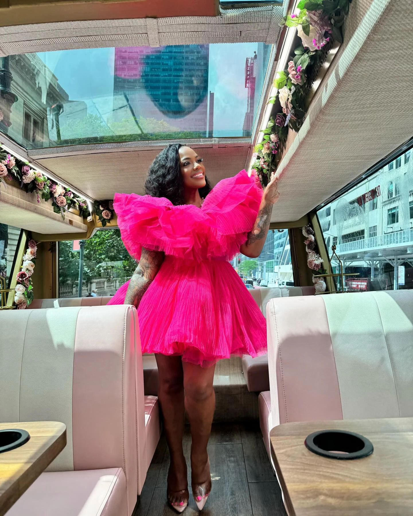 Rosa quente com decote em v babados em camadas fúcsia mini comprimento tule vestido de festa sempre bonito feito sob encomenda vestidos de cocktail sempre bonito vestido