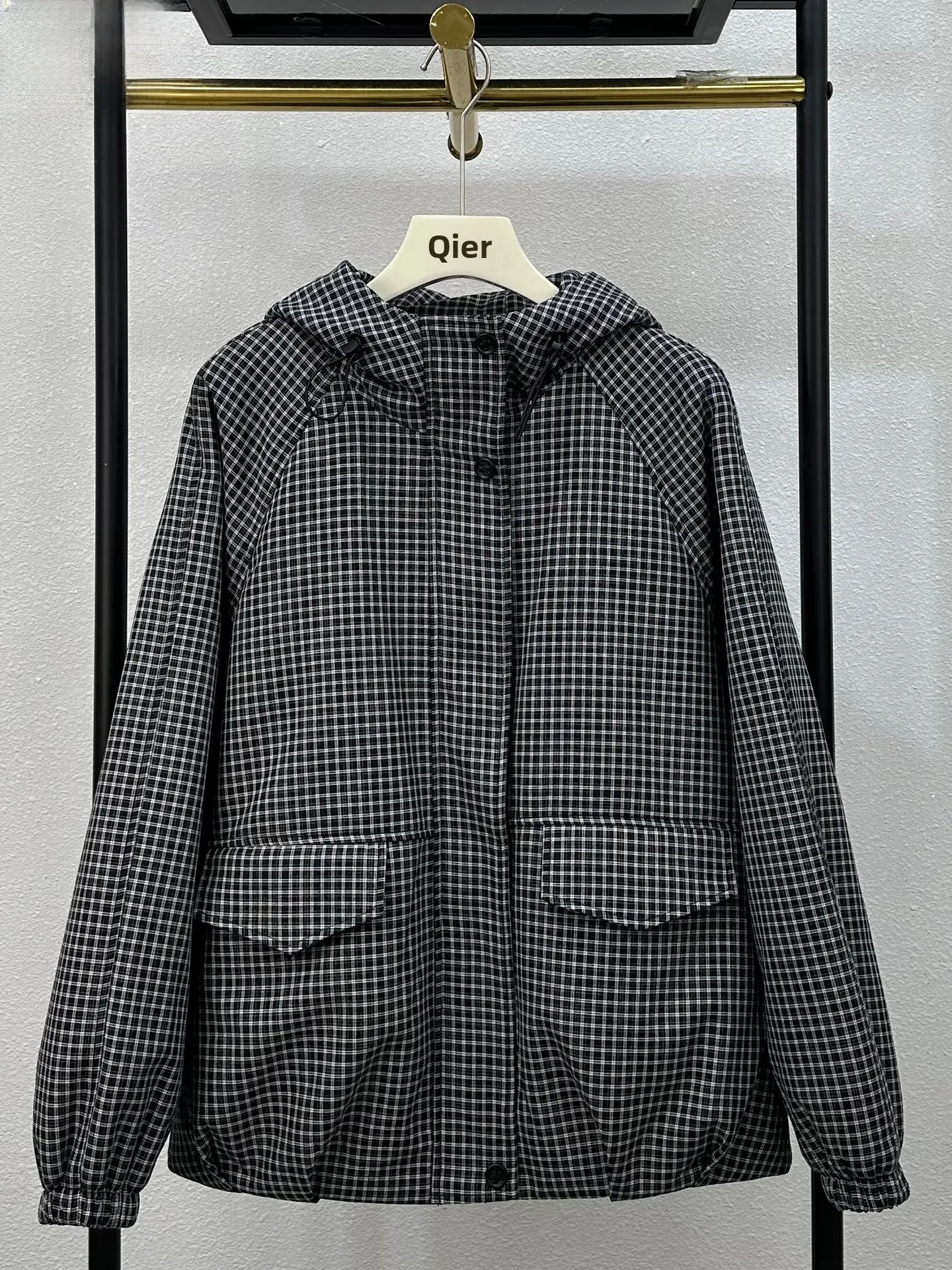 

Женское зимнее пальто больших размеров с капюшоном и завязками, из хлопкового фланнеля в клетку, модная верхняя одежда для женщин среднего возраста