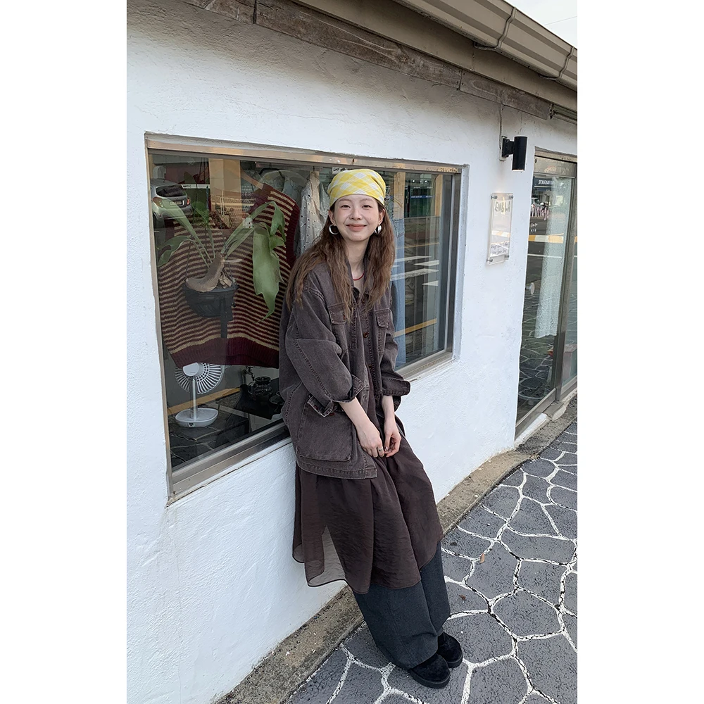 

HelloooEat Винтажная джинсовая куртка из чистого хлопка, свободного кроя, в рабочем стиле, женская модная короткая верхняя одежда, осень 2025