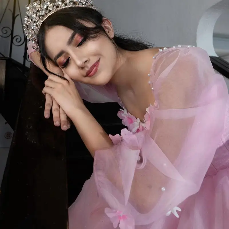 Attraente abito Quinceanera per 15 anni con Appliques maniche a sbuffo di perle pieghe Tulle Vestidos De 15 Anos peraonalized