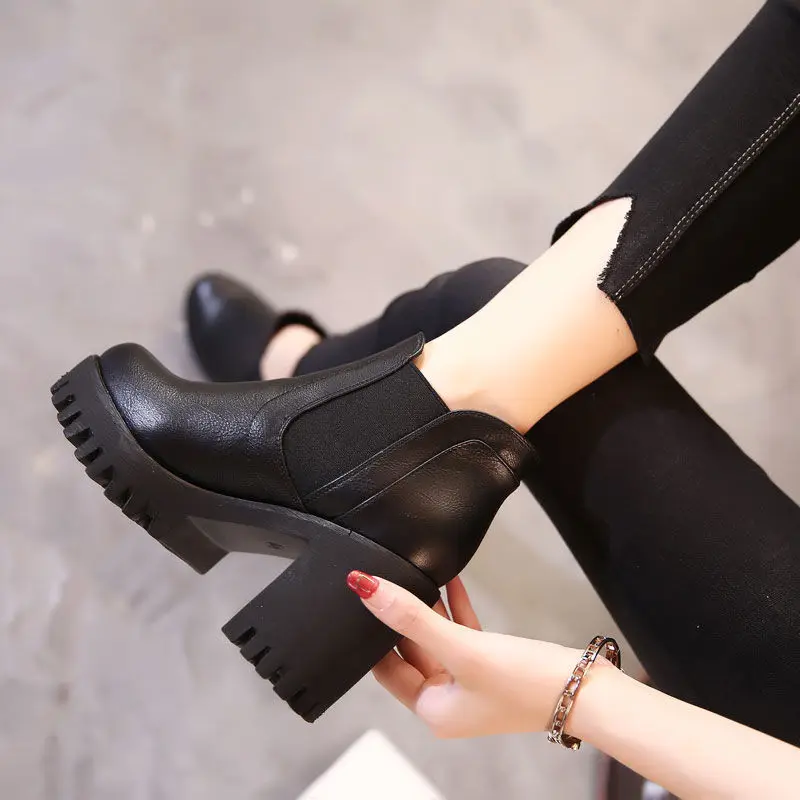 New in Women Boots Comfortable and Elegant Genuine Leather Hot Fur Shoes Woman Winter 2024 Chelsea Autumn Black Fashion Booties