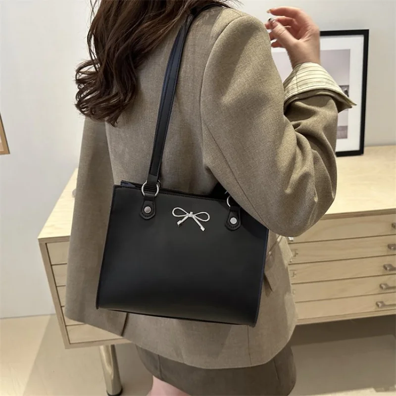 

Elegant Ladies Hand Bags Crafted From Faux Leather Featuring Paris Trendy Lightweight Soft Daily Modern Style​