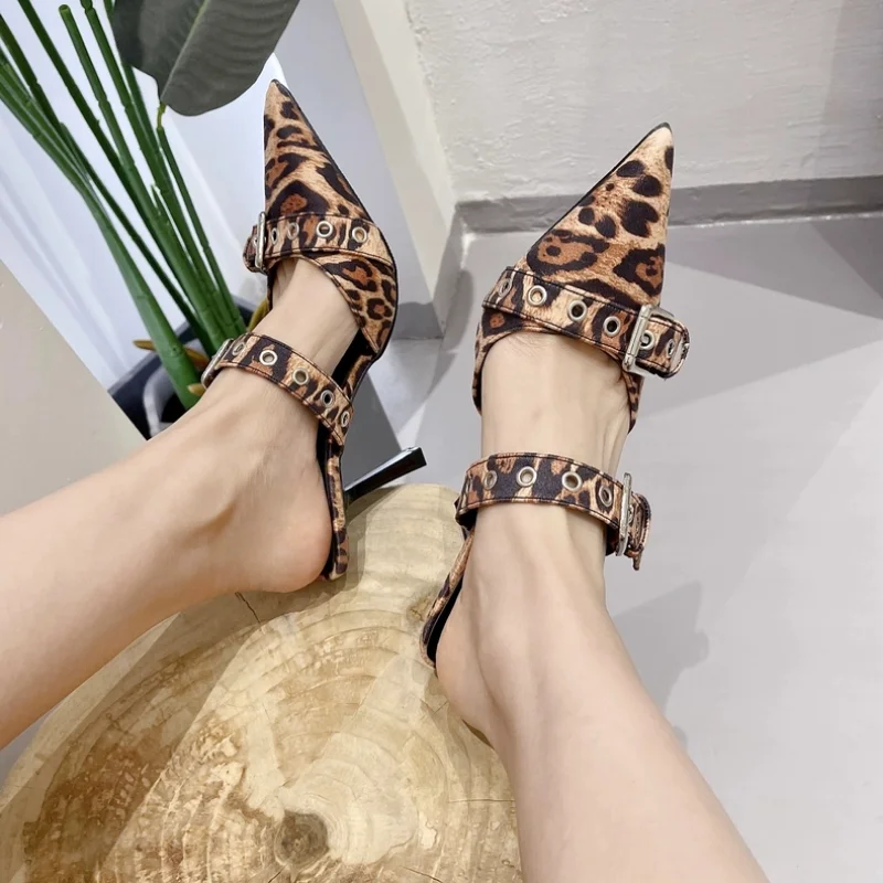 Sandali muli da donna pantofole tacchi alti punta a punta elegante Fashion Designer Trend 2024 Party Silver Leopard Print Color