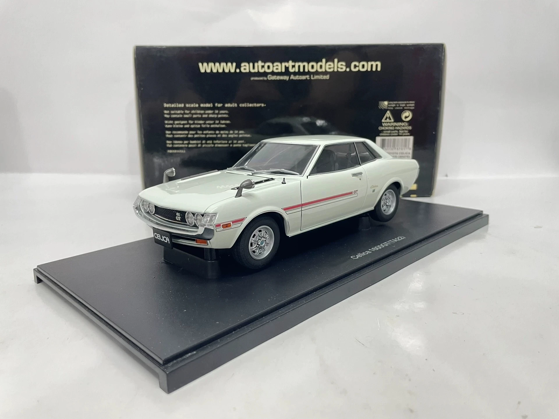 

Autoart 1:18 Celica 1600GT TA22 White JDM Simulation Limited Edition All Open Alloy Metal Static Car Model Toy Gift