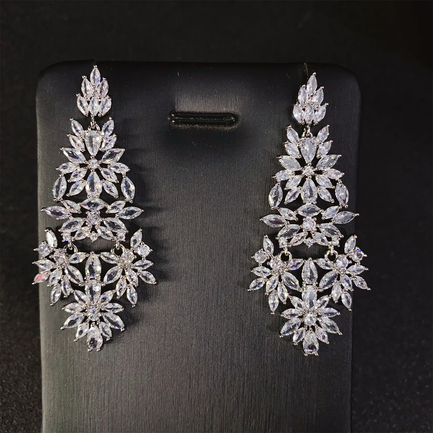 

Silver Color Zirconia Earrings Long Pendant Wedding Bride Luxury Jewelry Women Earrings Dinner Party Gown Accessories