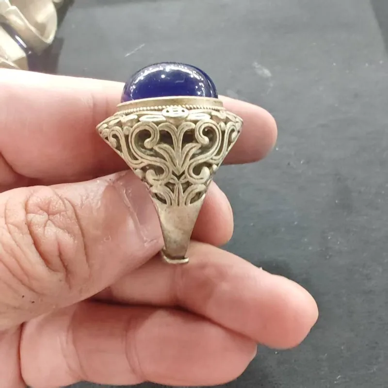 Vintage Hohl Geschnitzter Runder Blauer Imitations-Saphirring Unisex Retro Metall Fingerring Ethnischer Tribal Statement Herrenschmuck Geschenk – Detail 1
