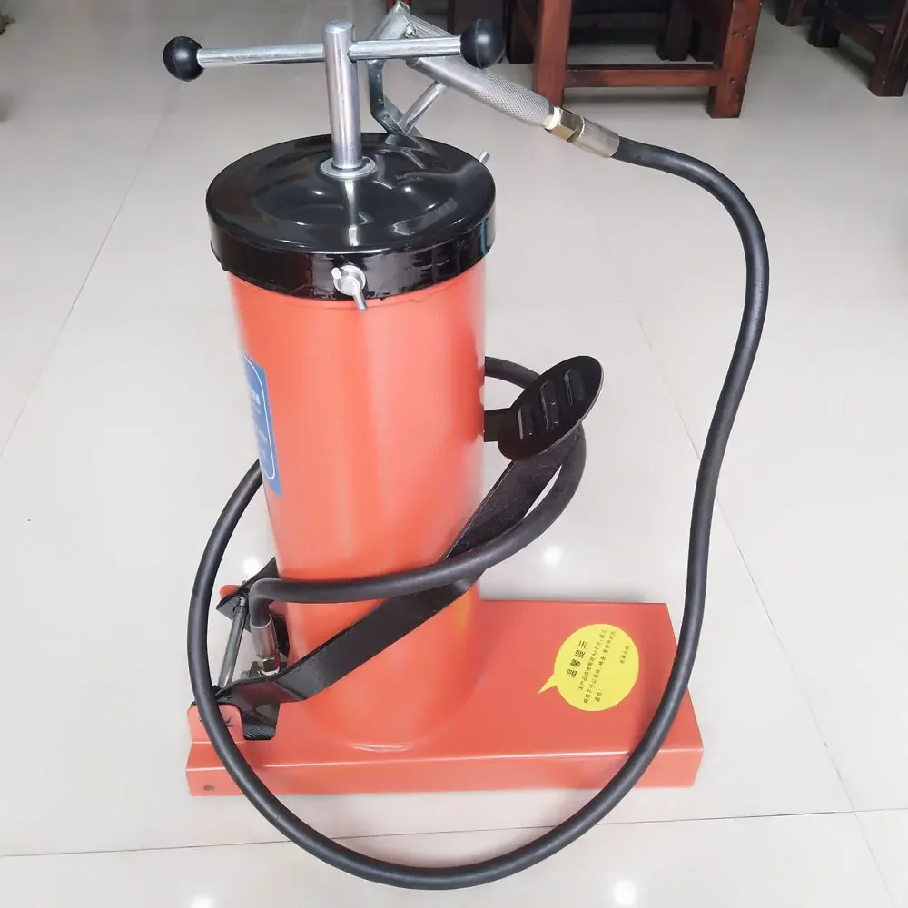 8L Car Lubricating Oil Filler Portable And Removable Lubricator Pneumatic Oiler Car butter changer Suitable for Gas Stations