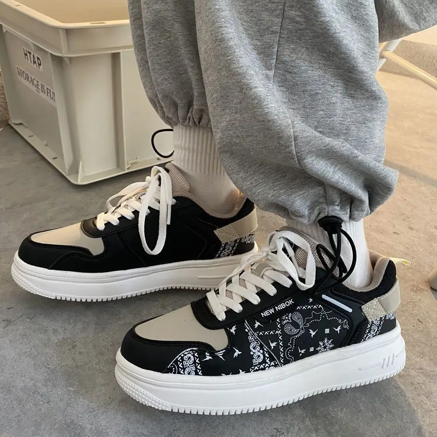 Thick Sole Board Shoes for Women 2023 Autumn Fashion New Korean Edition Versatile Trend Student Leisure Sports Board Shoes