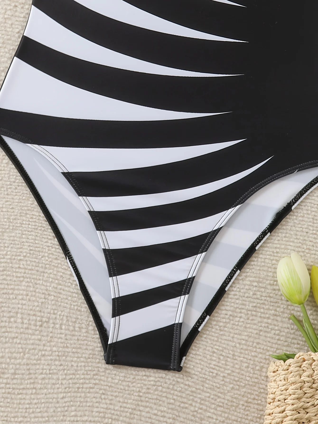2026 New Black White Striped One Piece Swimsuit Women One Shoulder Monokini Slimming Bathing Suit Beachwear  view 6
