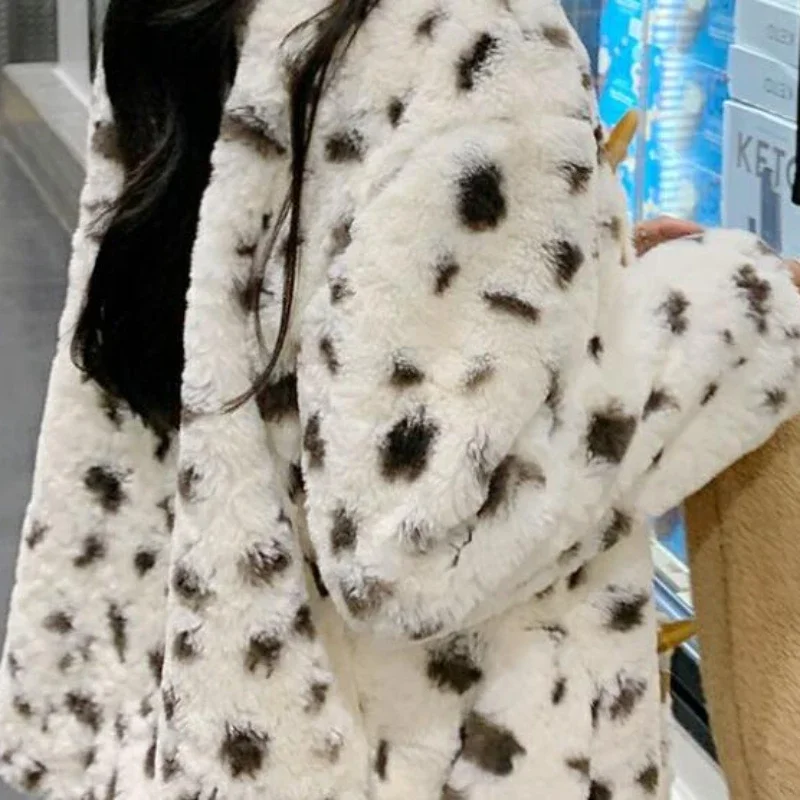 New Fashion Leopard Print Lamb Wool Women Faux Fur Coat Winter Female Thicken Short Plush Outwear Large Size Warm Outcoat 2024