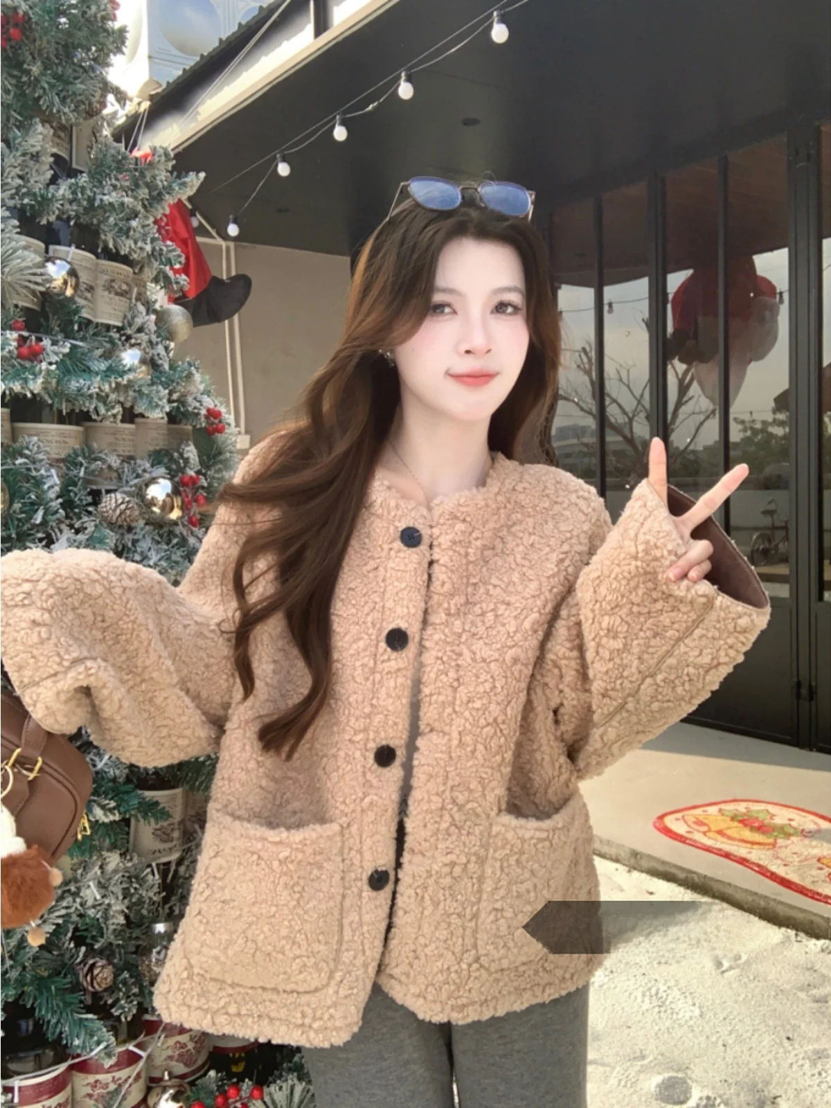 

Новая женская утепленная куртка из овечьей шерсти на весну 2026 года, свободного кроя, с круглым вырезом, длинными рукавами, теплая верхняя одежда