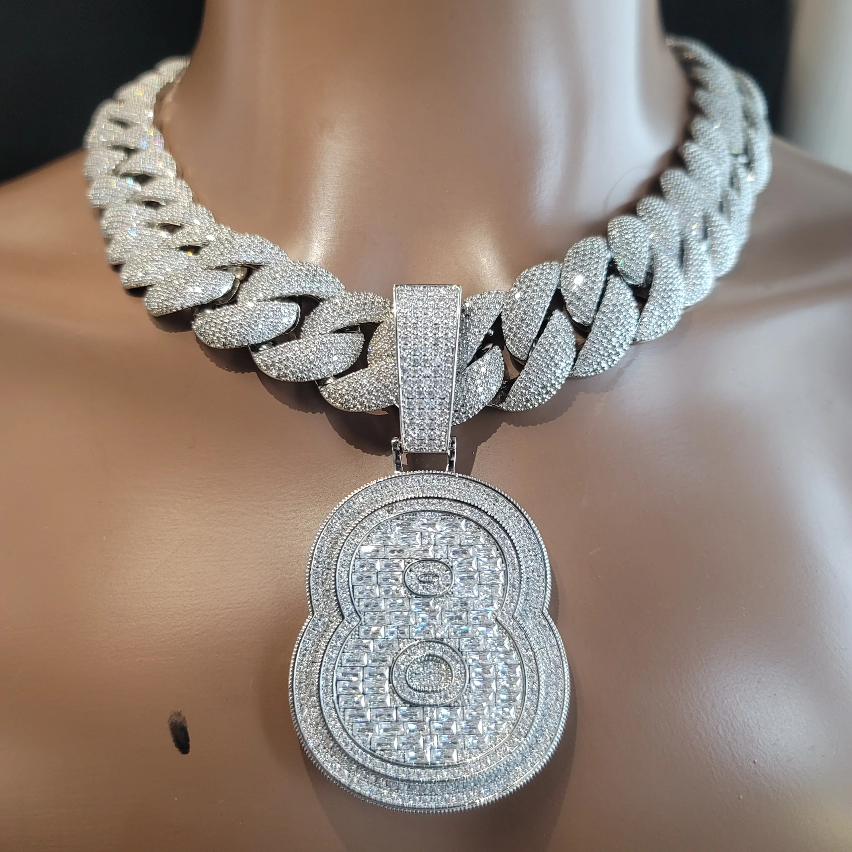 Personalized Diamonds Name Pendant Customize Any Number Letters Necklace One-Piece Smooth Back Nameplate Jewelry Birthday Gifts