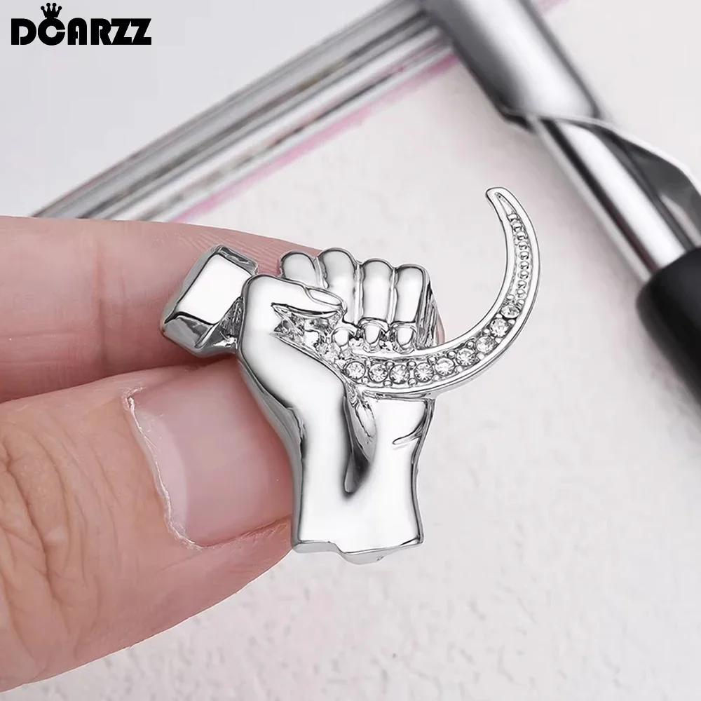 DCARZZ Medical Respiratory Intubation Brooch Pin Crystal Inlaid Lapel Medicine Badge Jewelry for Doctor Nurse Student