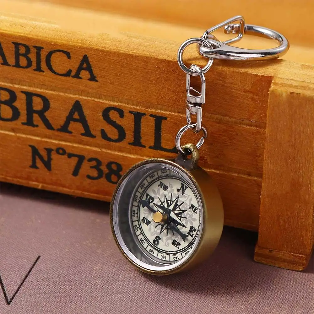 

Quality Vintage Climbing Equipment Keychain Zinc Alloy Pendant Portable Mini Compass Key Ring Pocket Compass Camping Compass