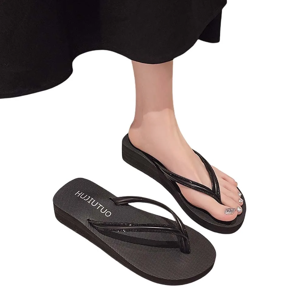 

EVA Thick Crystal Flip Flops Rhinestone Slides Sandals Beachwear Flip Flops Streetwear Soft Bottom Thick Soled Shoes Bathroom