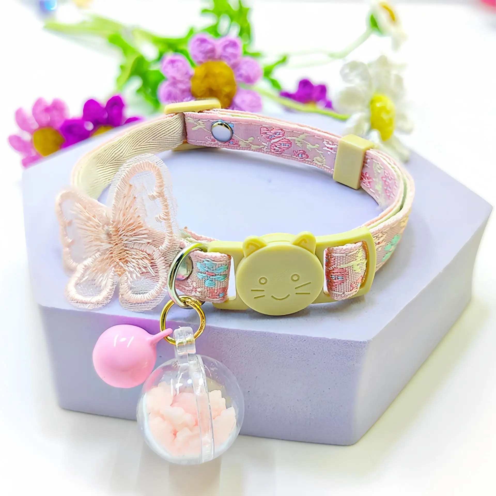 1 Stück im Dunkeln leuchtendes Katzenhalsband mit Schmetterlings- und Blumendesign, niedliches Katzenhalsband, Halsband für Hauskatzen/Außenkatzen, keine Batterie erforderlich – Detail 17