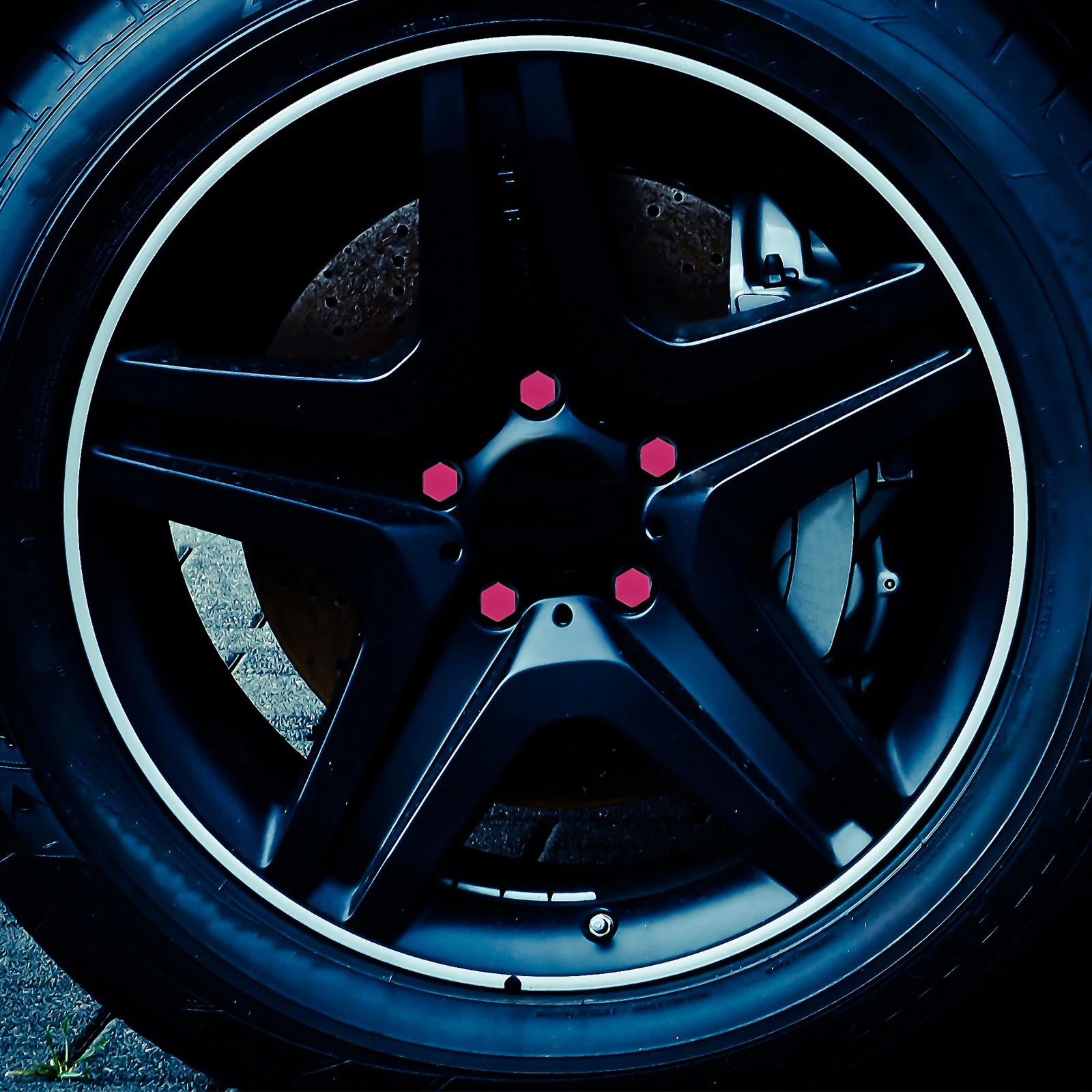 

20pcs Silicone Wheel Lug Nut Covers Hub Screw Rim Bolts Rustproof Durable Lightweight Easy Install Decorative Car Accessories
