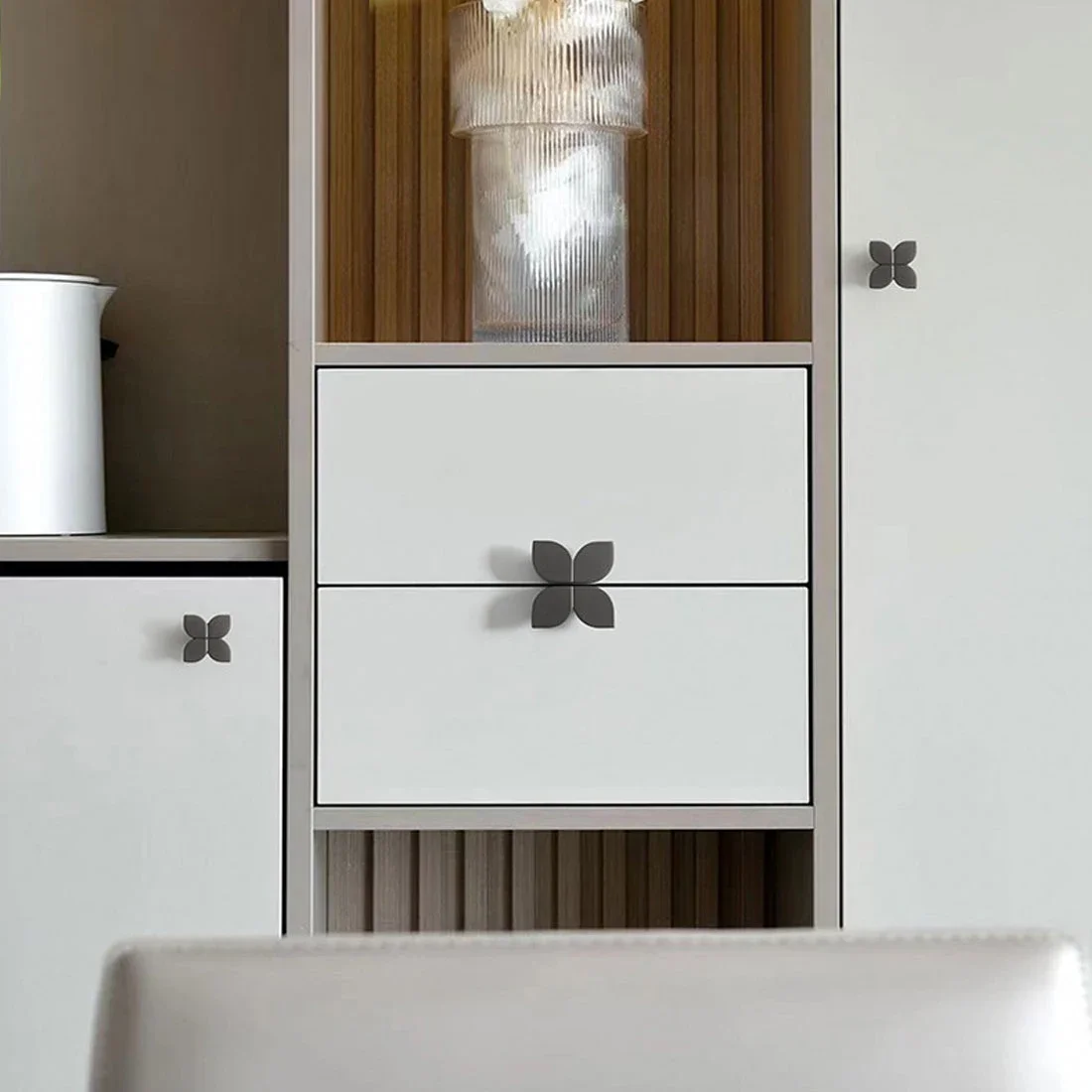 YM أربع أوراق البرسيم مقابض لقطع الأثاث النحاس اللون مقابض أدراج الرجعية مضمد المقابض مقابض الذهب للخزائن والأدراج #1