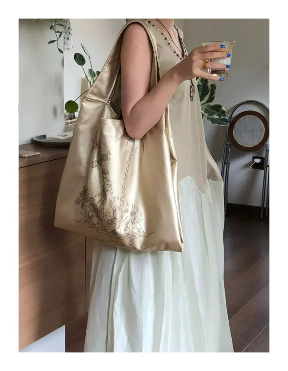 High Appearance Fashion Tote Bag Women's Champagne Printed Large Capacity French Style Bag Celebrities Waterproof Underarm Bags