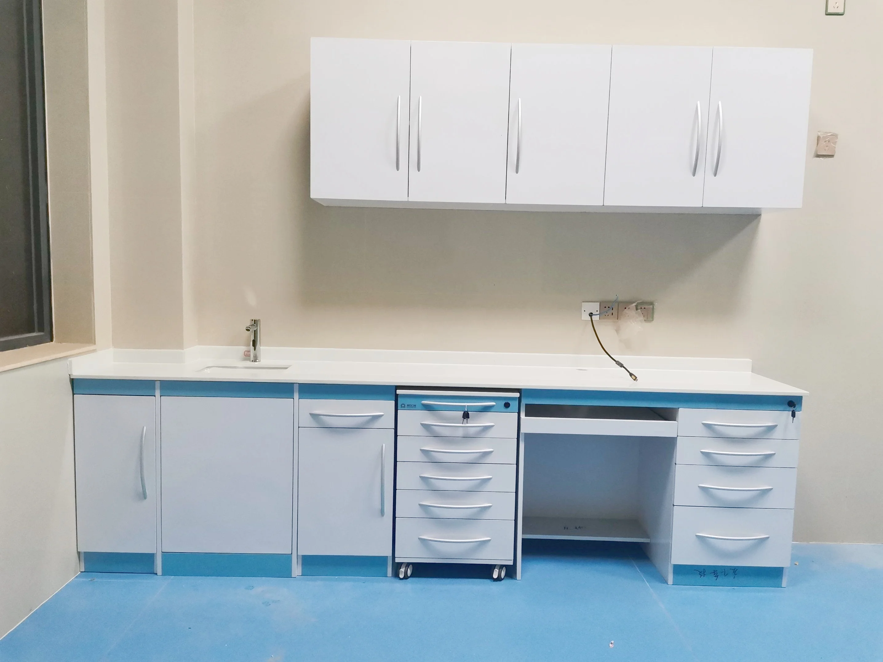 Customized Laboratory Furniture Dental Equipments Dental Lab Bench Dental Workstation