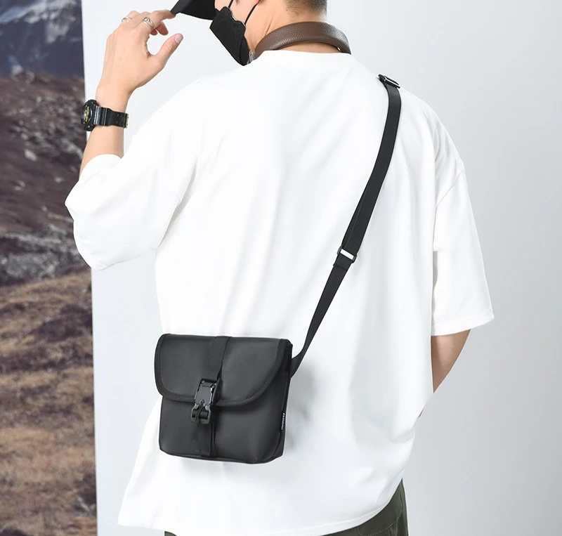 New Simple Men's Single-shoulder Bag, Fashionable and Versatile Crossbody Bag, Water-resistant and Large-capacity Chest Bag