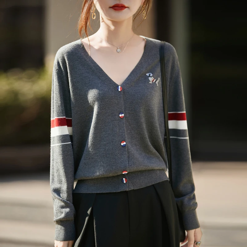 

2025 autumn and winter women's cardigan fashion women's cashmere cardigan knitted sweater cardigan jacket loose women's cardigan