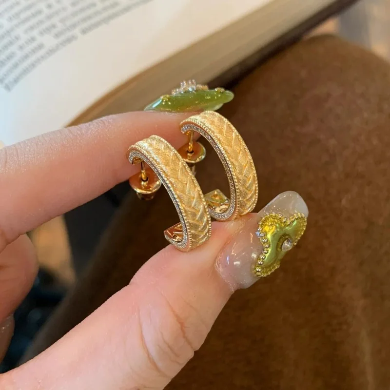 

Vintage creative brushed wheat ear earings stud high-quality design exquisite and fashion C-shaped earrings for women jewelry