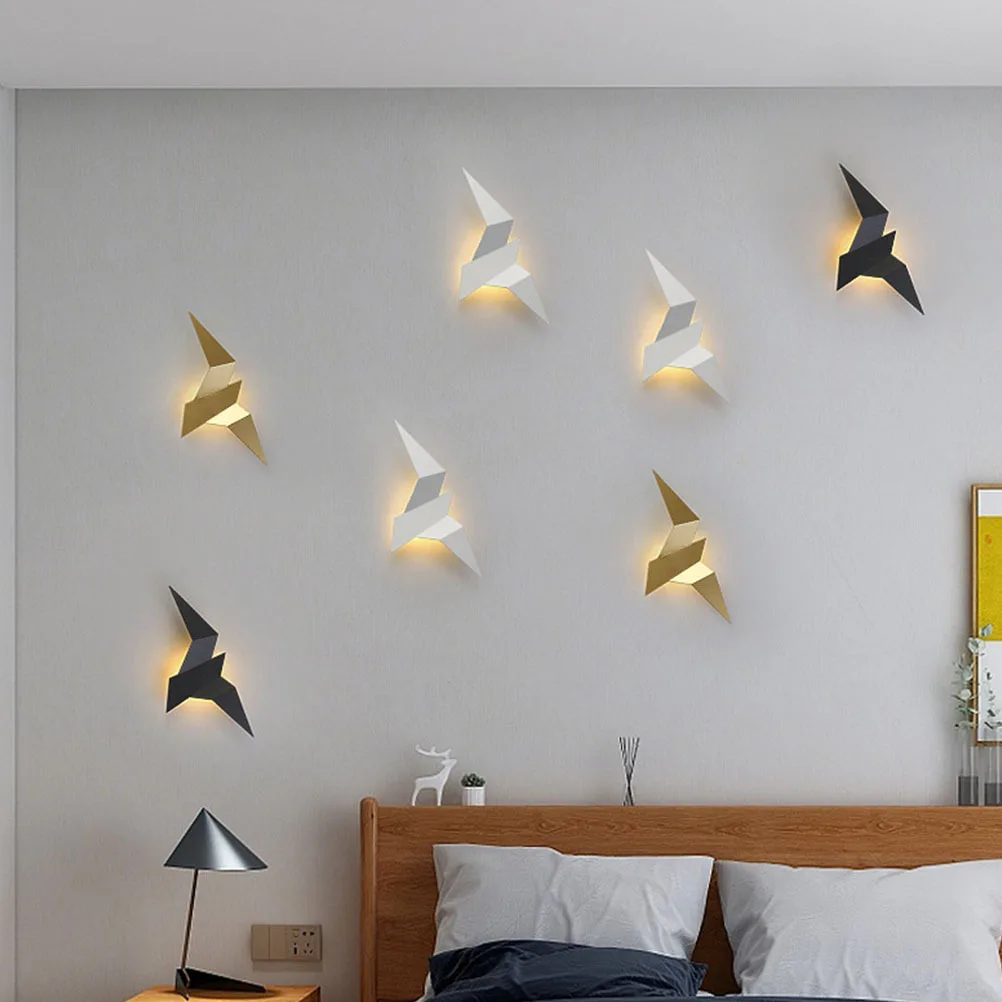 

1Pcs Stylish Flying Bird Wall Lamp Creative Bedroom Decorative Wall Light Living Room Hallway Lighting Bedroom Decorative Lamp