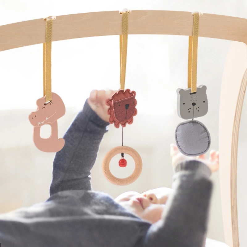 Natural Wooden Rattle Toy Baby Play Gym Pendant Animal Musical Rattle Mobile Bell Ring Wooden Baby Gym Montessori Infant Toys