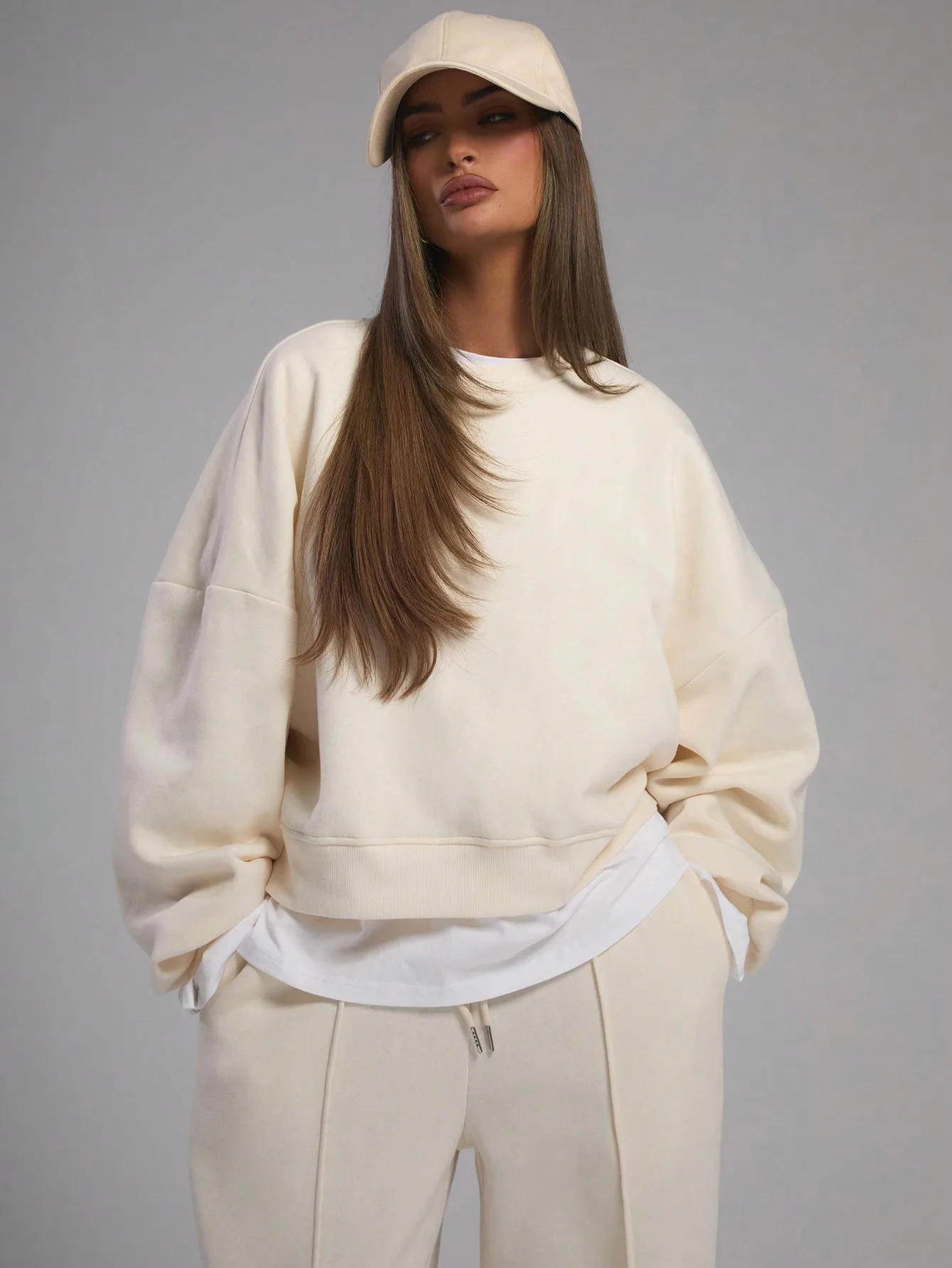 

Женская укороченная толстовка оверсайз, свободная посадка с длинным рукавом, повседневная уличная одежда Y2K, уютный топ на осень-зиму