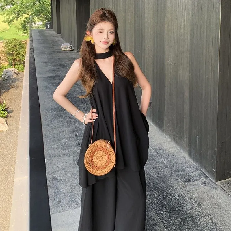 

Fashion Set for Women with Summer Temperament Black V-neck Hanging Neck Vest Casual Wide Leg Pants Two-piece Set