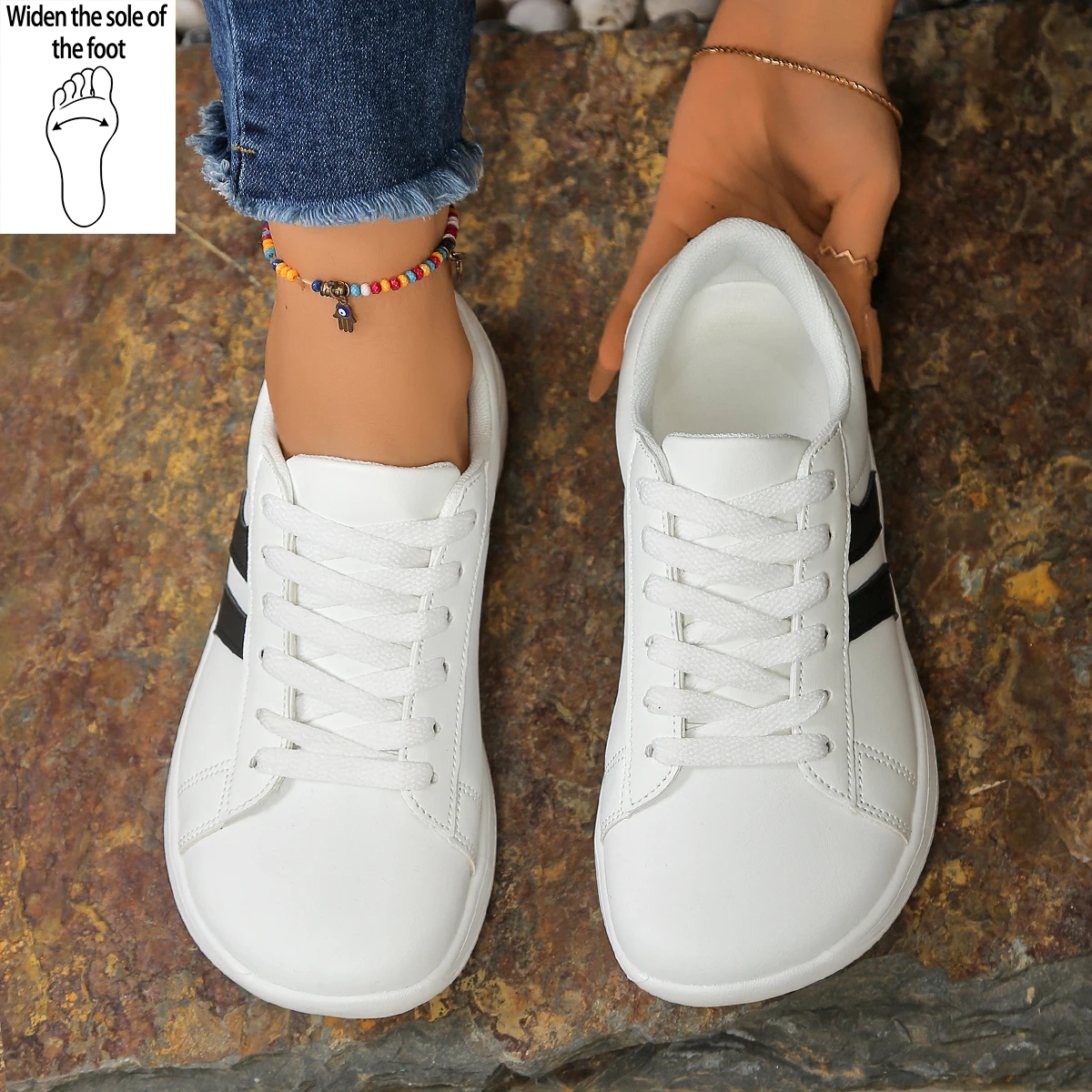 tenis-femininos-extra-largos-com-design-minimalista-apresentam-duas-tiras-laterais-e-uma-tira-decorativa-frontal-adequados-para-esportes-e-atividades