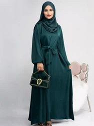 Abito da donna musulmana a maniche lunghe Ramadan Eid Dubai Abaya Satin Islam Abbigliamento Hijab Robe Turco Abito modesto Caftano (Senza sciarpa)