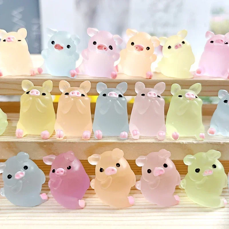 6pcs/30pcs Random Color Pattern Cute Luminous Piglet Handmade Diy Resin Jewelry Mini Garden Micro Landscape Tabletop Decoration