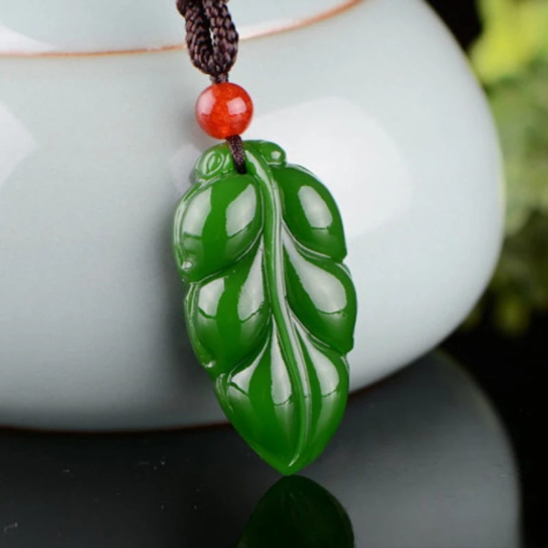 Fine Leaf Pendant Men's and Women's Golden Branch Jade Leaf Pendant Necklace