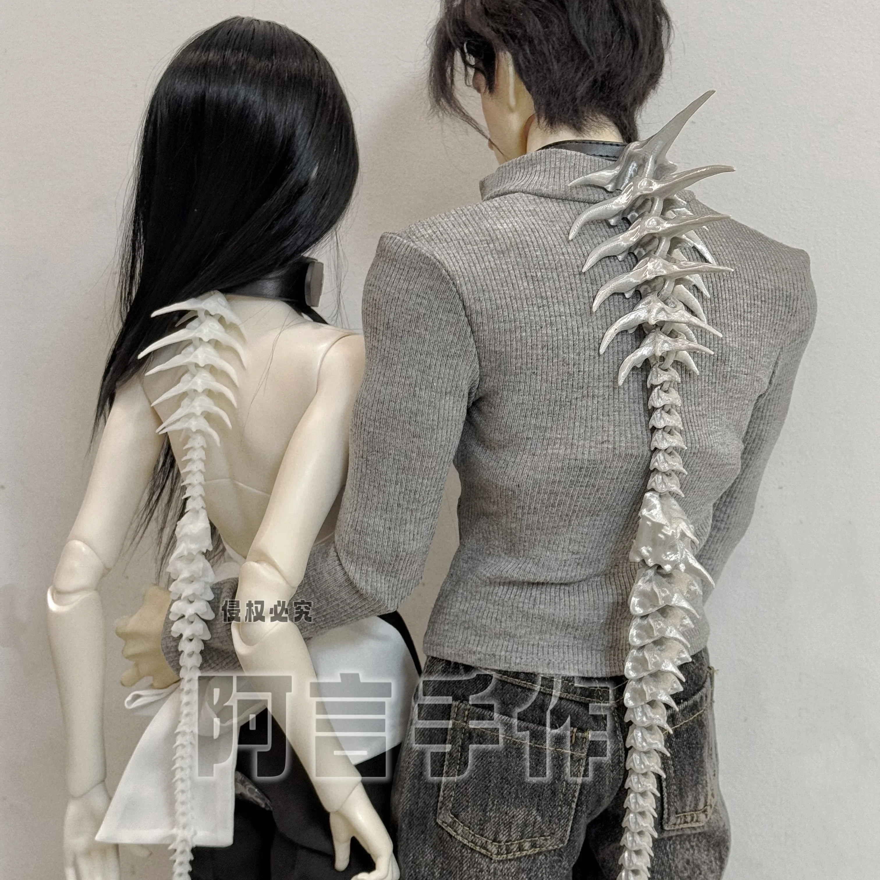 Naszyjnik z kolczastym szpikulcem w stylu neo-gotyckim to dodatek jubilerski dla mężczyzn i kobiet na Boże Narodzenie i Nowy Rok w prezencie kwiatowym