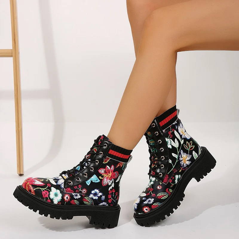 Stivali in ecopelle con stampa colorata di tendenza stivali con plateau alti con lacci da donna 2024 autunno nuove Botas da donna antiscivolo