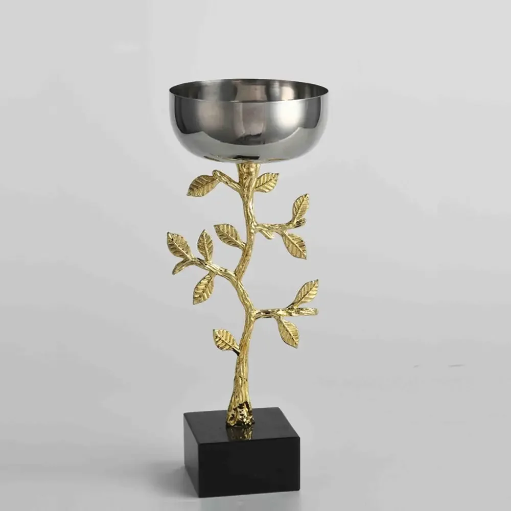 Nordic Light Luxury Metal Candle Holder Elegant Dining Room Tabletop Romantic Aromatherapy Centerpiec Candle Holder